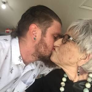 Meet your Posher, Drew